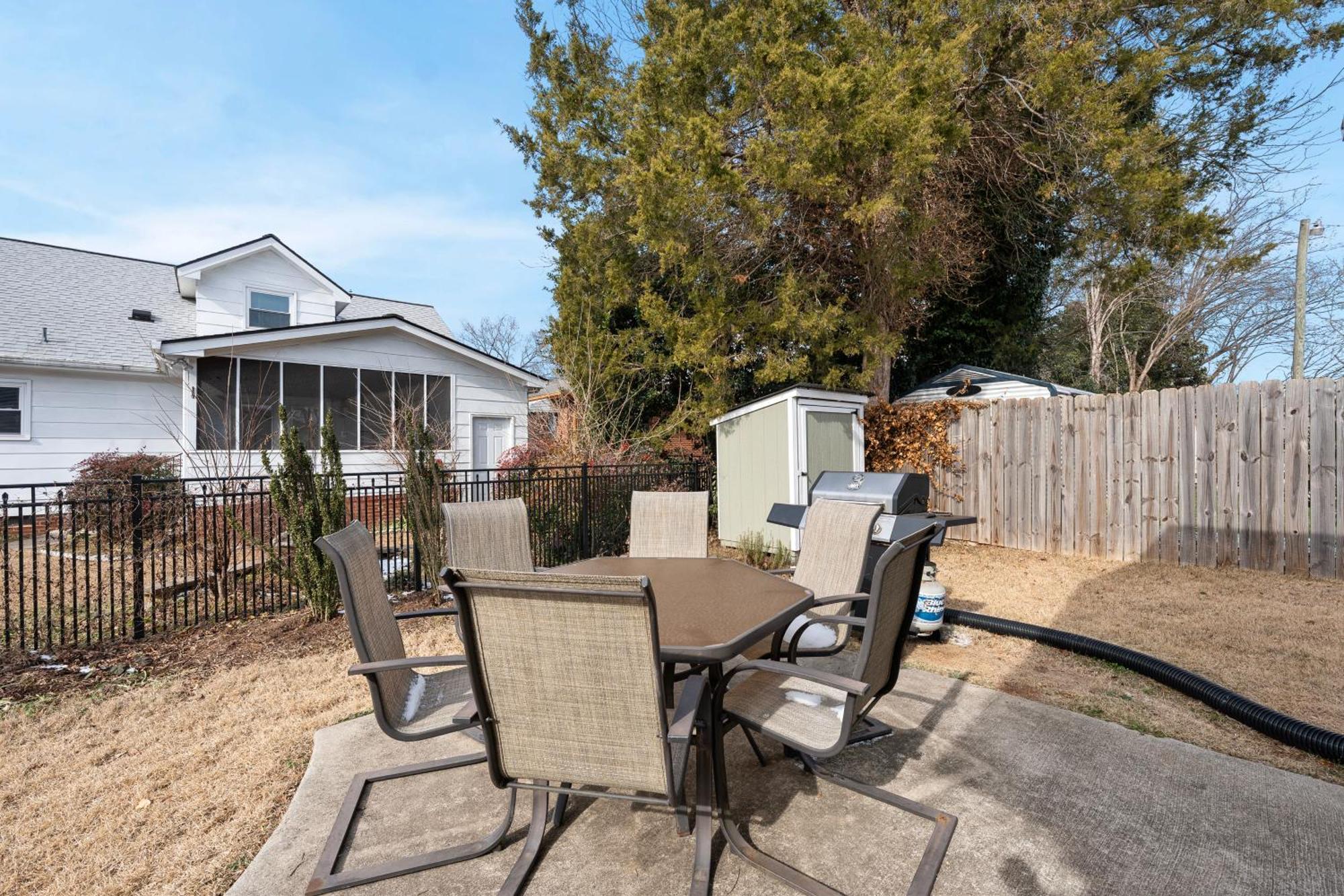 Charming Dt 3-Bed Bungalow With Fenced-In Yard Raleigh Buitenkant foto