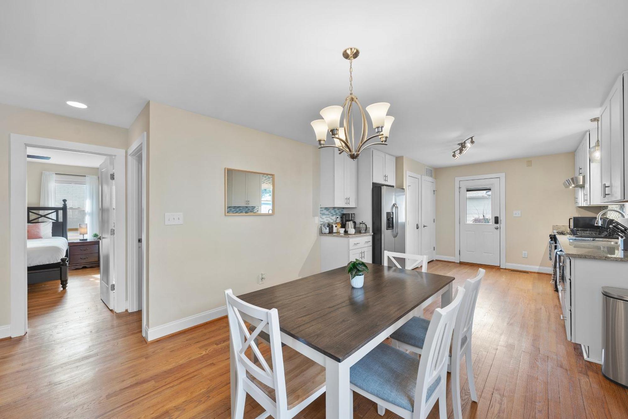 Charming Dt 3-Bed Bungalow With Fenced-In Yard Raleigh Buitenkant foto